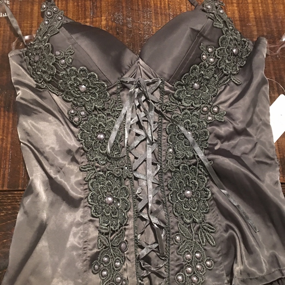Twenty One corset style top size L
